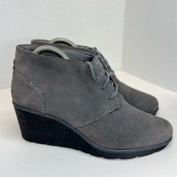 Clarks Collection Womens Hazen Charm Grey Suede Wedge Ankle Booties Sz 7M XLNT! - Picture 2 of 13